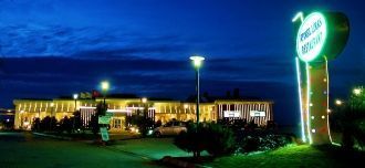 Ночью город по своему привлекателен.