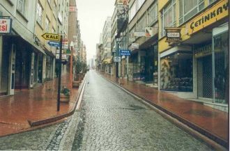 Одна из торговых улочек Гиресун.