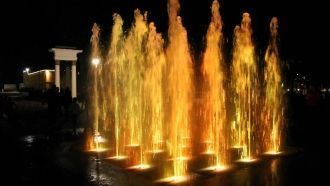 Поющий фонтан в Чапаевске.