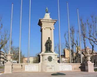 Достопримечательность Нарбона.