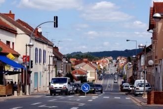 На улице города Монлюсон.