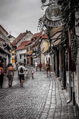 На улице города Сентендре.