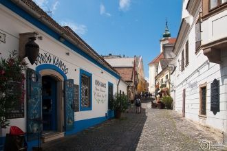 На улице города Сентендре.