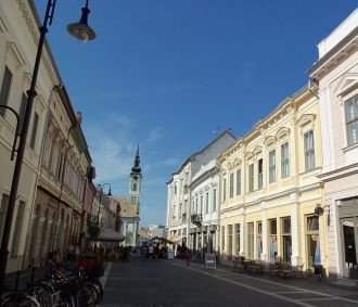 Улица Еётвос. Байя, Венгрия.