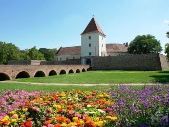 Замок города&nbsp;Шарвар.