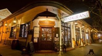 Ночной город Хайдусобосло.