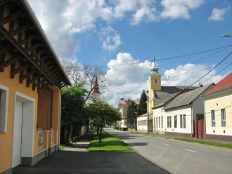 На улице города Хайдусобосло.