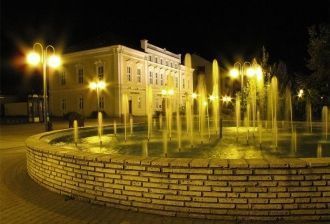 Ночной город Хайдусобосло.