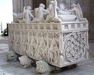 Монастырь Алкобаса - Гробница короля Пед