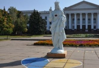 Статуя Христа, сделанная скульптором из 