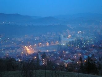 Тузла ночью.