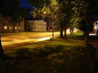 Ночные улицы города Добеле.