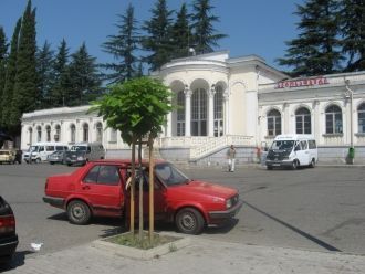 Вокзал в Зугдиди.