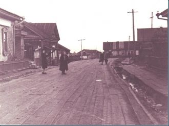 Салехард 1955 улица у порта.