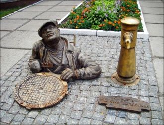 Памятник водопроводчику.&nbsp;Черкассы, 