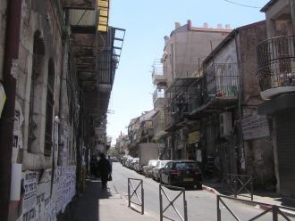 Улица Меа Шеарим в обратном направлении.