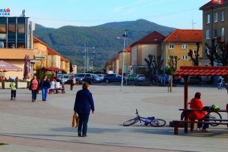 Местные жители.