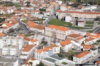 Город Эштаррежа с высоты птичьего полета