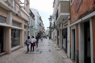 Местные жители.