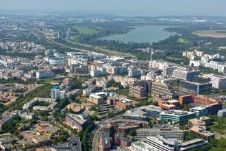 Сен-Кантен. Франция. Фото  города с возд