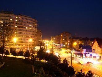 Виды ночного города Сучава.
