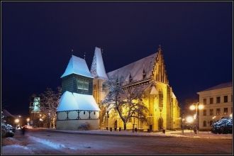 Раконвник ночью.