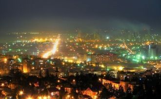 Город Тыргу-Муреш ночью.