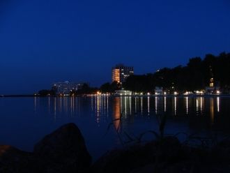 Пляж Шиофока ночью