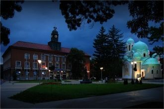 Перник ночью.