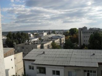 Крыши домов Бырлада с высоты.