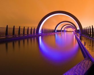 Колесо Фолкерка ночью