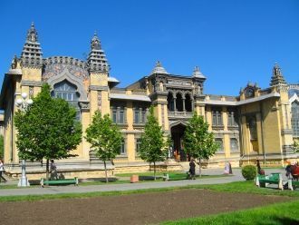 Главные нарзанные ванны.