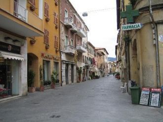 На улице города Орбетелло.