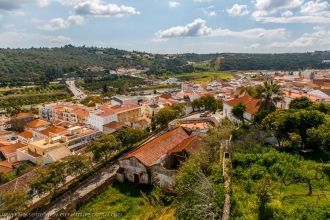 Вид на город со стен замка.