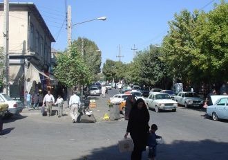 На улице города Керманшах.