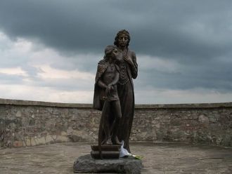 Скульптура Илоне Зрини и Ференцу ІІ Рако