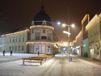 Зимний ночной Сремска-Митровица.