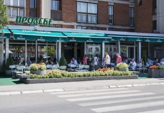 Посетители кафе