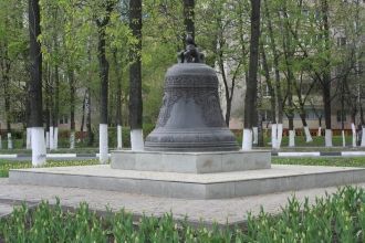 Памятник колоколу “Реут”