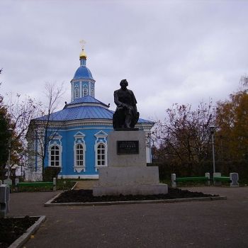 Памятник Ступину возле Знаменс