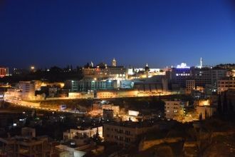 Ночной город. Вифлеем, Израиль.