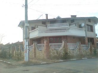 Дом в Нова Загора.