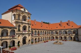 Замок.