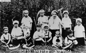 Жители Плунге, 1935.