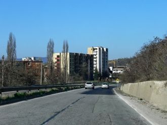 Проезжая часть улицы в Дупнице.