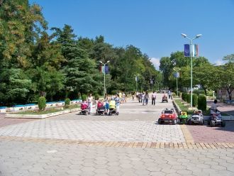 Жители и гости города Сандански.