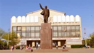 Памятник В.И.Ленину в городе Богданович.