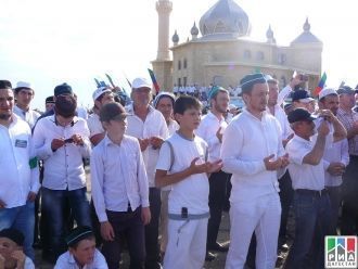 Тысячи мусульман Кизляра встретили релик