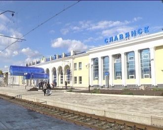 Железнодорожный вокзал Славянска.