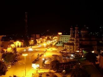 Корча ночью.